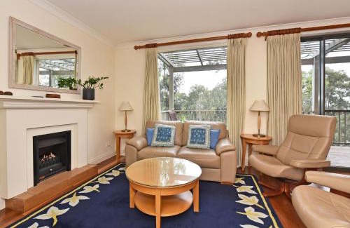Pokolbin Villa | Relaxing 4-Star Villa Prosecco at Cypress Lakes Resort