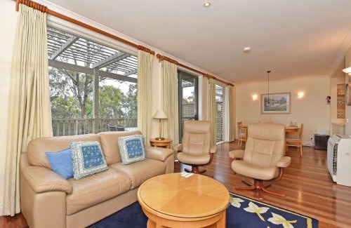 Pokolbin Villa | Relaxing 4-Star Villa Prosecco at Cypress Lakes Resort