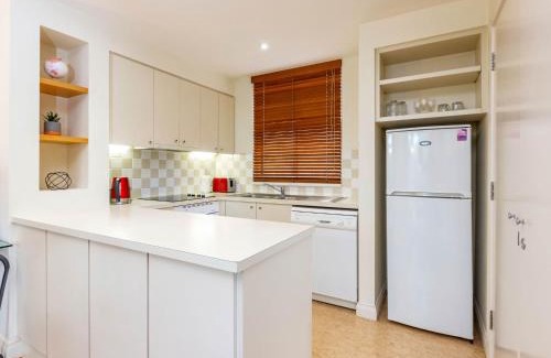 Pokolbin House | Elegant 2BR Riesling Villa at Cypress Lakes Resort