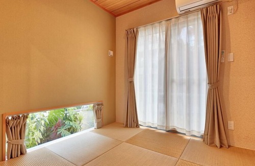 Nakama Villa | Elegant Villa with Garden, Pool & Spa for Memorable Stays