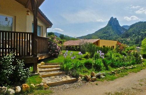 Buis-les-Baronnies Villa | Comfortable 3-Bedroom Villa with Spa and Family-Friendly Amenities