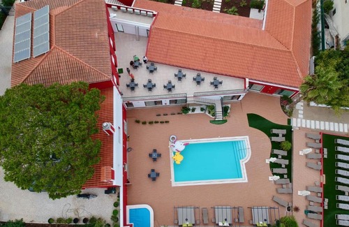 Charneca de Caparica e Sobreda Hotel | Discover Villa 3 Caparica - Lisbon's Premier Gay Beach Resort