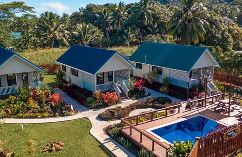 Tapere of Titikaveka Villa | Seaside Escape: Villa 3 - Naeas Studio with Oceanfront Pool