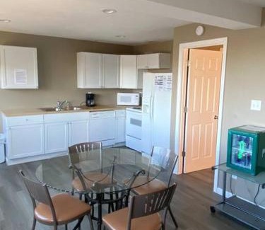 Lake Ozark House | Villa #3: Perfect Spot for Bachelor/Bachelorette Parties!