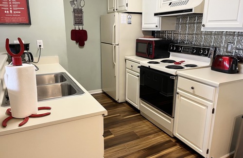 Highland Lake Estates Condo | Villa 3225: Lakeview Retreat with Pool & Modern Amenities