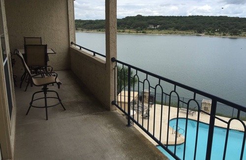 Highland Lake Estates Condo | Villa 3225: Lakeview Retreat with Pool & Modern Amenities