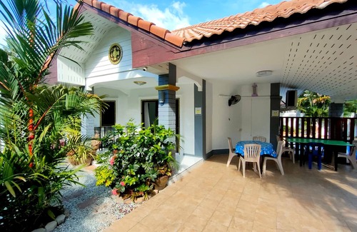 South Pattaya Villa | Brand New Villa: 4 Bedrooms, Private Pool & Beach Access