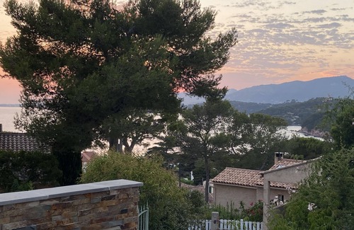Le Pradet House | Seaview Villa with Pool & Spa - Rated 10/10 by Guests