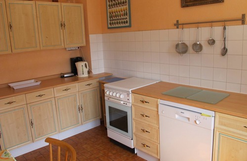 Roscanvel Villa | Peaceful Villa for 4 with Ocean View & Vast Garden
