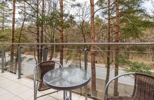 Jastrzebia Gora Apartment | Oceanfront Villa 4 Pory Roku: Family-Friendly Retreat
