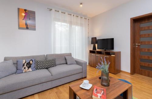 Jastrzebia Gora Apartment | Oceanfront Villa 4 Pory Roku: Family-Friendly Retreat