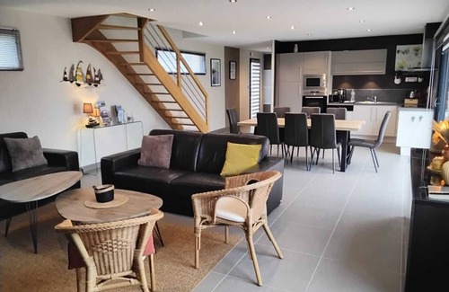 Plouescat Villa | Villa 4*: Private Indoor Pool & Garden, Steps from the Sea