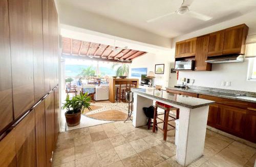 Ixtapa Villa | Villa Frente al Mar: Oceanfront Escape with Private Beach