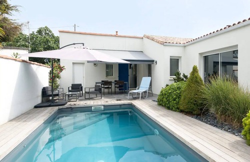 Angoulins Villa | Elegant Villa by the Sea with Pool and Spa Amenities