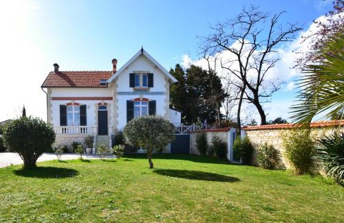 Port-des-Barques Villa | Oceanfront Villa with Pool, Spa & Beach Access