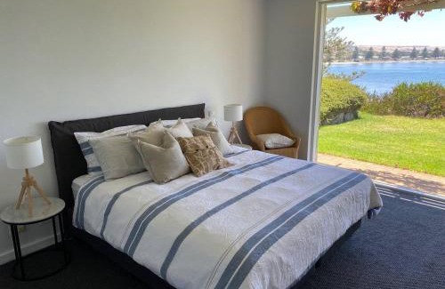 Encounter Bay House | Oceanfront Villa 5-124: Ideal for Families, WiFi & Views