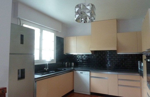 Le Kremlin-Bicetre House | Discover JO 2024 - Paris Villa with Gardens & Pool
