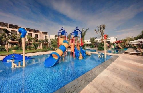 Ha Long Apartment | Pet-Friendly Royal Lotus 5-Bedroom Oceanfront Retreat