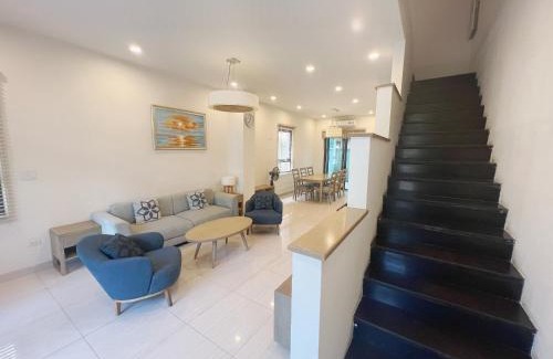 Ha Long Apartment | Pet-Friendly Royal Lotus 5-Bedroom Oceanfront Retreat