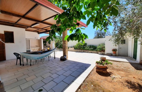 Andrano House | Pet-Friendly Villa with Ocean View & Spa - Perfect for Families
