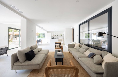 Vallauris Villa | Villa 603: Your Ideal Retreat with Ocean View & Pool
