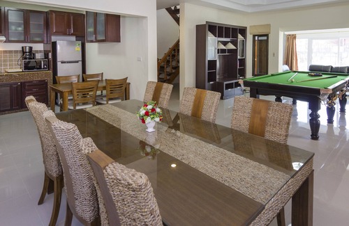 South Pattaya Villa | Exceptional Villa with 7 Bedrooms near Beach & Walking Street