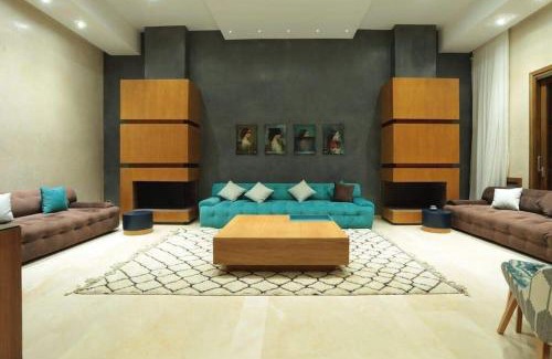 Annakhil Villa | Elegant Villa with 7 Bedrooms, Pool & Pet-Friendly Amenities