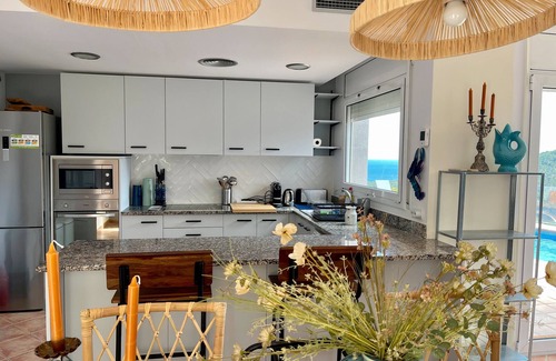 Sa Riera Villa | Villa '8 Couchages Piscine Vue Mer' with Sea View, Wi-Fi and Air Conditioning