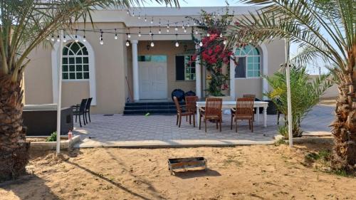 Al Riffa Villa | Relax at Villa 9 Palms Beach - Child-Friendly Retreat