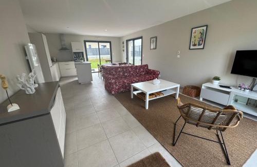 Asnelles House | Villa Just Steps from the Beach - 4-Star Guest Favorite
