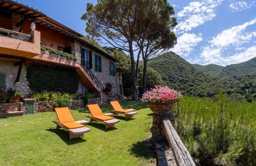 Cala Piccola Villa | Discover Villa a Cala Piccola: Oceanfront Retreat Awaits