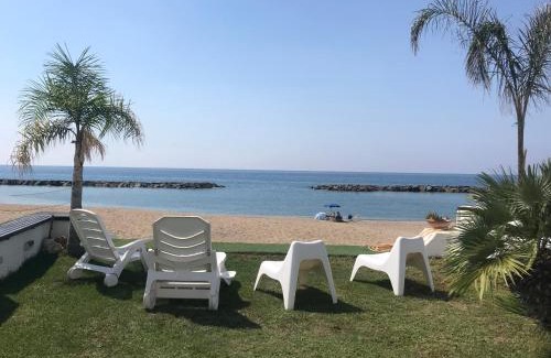 Belvedere Marittimo House | Beachfront Villa in Diamante - Guest Rated 9.7/10