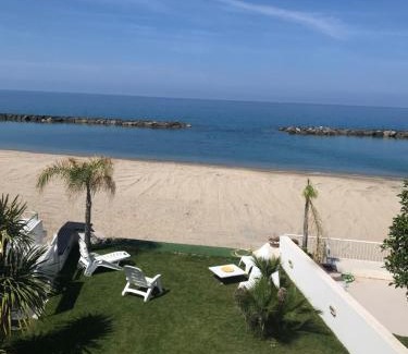 Belvedere Marittimo House | Beachfront Villa in Diamante - Guest Rated 9.7/10