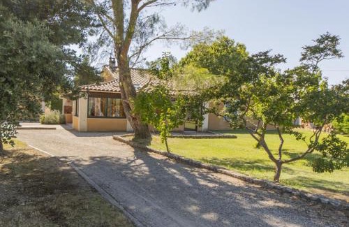 Monteux Villa | Villa A l'Ombre du Soleil by Interhome