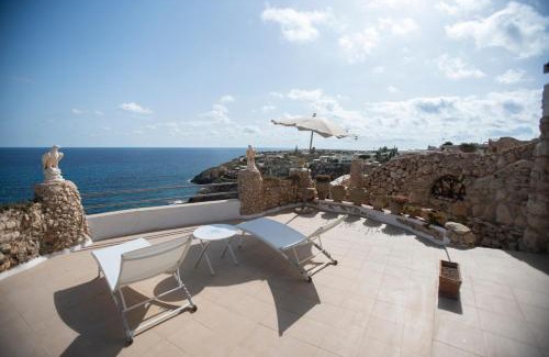 Lampedusa Apartment | Seaside Villa Retreat at Cala Creta - Pet Friendly Escape