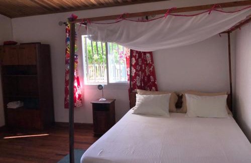 Morondava House | Villa A.TIA: Pet-Friendly Oceanfront Retreat with Stunning Views