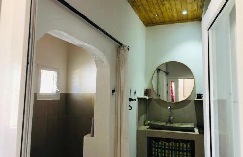 Morondava House | Villa A.TIA: Pet-Friendly Oceanfront Retreat with Stunning Views