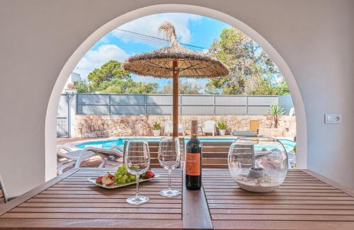 Santanyi House | Villa Abril: 4-Star Retreat with Pool & Pet-Friendly Stays