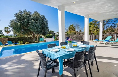 Binisafua Villa | Villa Abril - Modern Beachside Retreat with Ocean Views