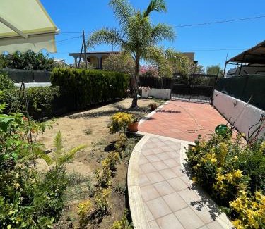 Agnone Bagni House | Pet-Friendly Villa Acacie Capì: Family-Approved Comfort
