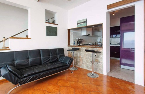Bagheria Apartment | Guest Rated 10/10: Villa Acqua Chiara "Mare" Apartments