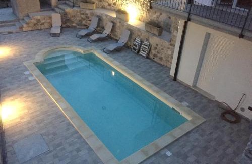 Aer Villa | Discover Villa Ada - A 4-Star Retreat with Pool & Pets Welcome