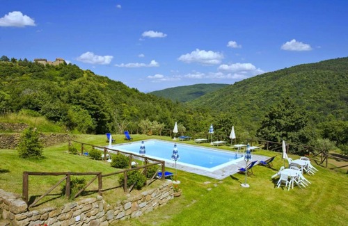 Pieve di Chio Villa | Villa Ada: Family-Friendly Retreat with Private Pool & Breakfast