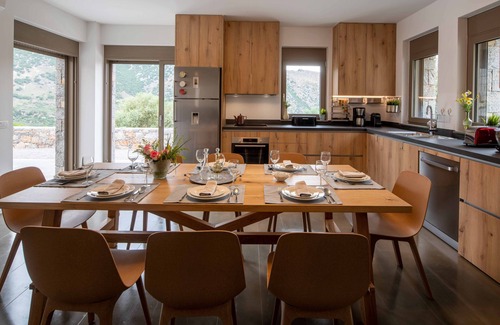 Vrachasi Villa | Villa Adagio: 5-Bedroom Retreat with Heated Eco-Pool