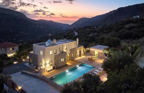 Vrachasi Villa | Eco-Friendly Villa Adagio with Private Heated Pool Awaits