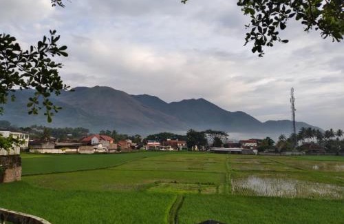 Garut Villa | Oceanfront Villa Adinda Syariah D6 with Pool & Family Amenities