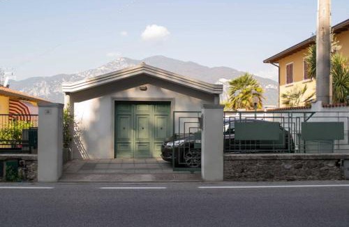 Brenzone sul Garda Villa | Villa Adriana: Premier Lakeside Retreat with Family Amenities