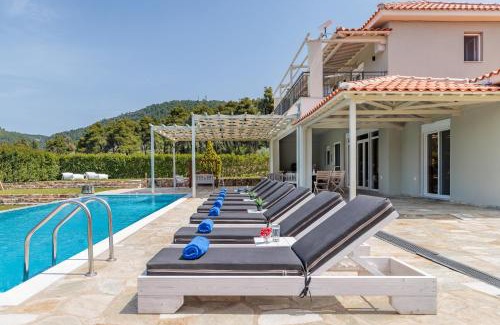 Alikias Villa | Exquisite Villa Aelia by Kardous - Oceanfront Bliss Awaits