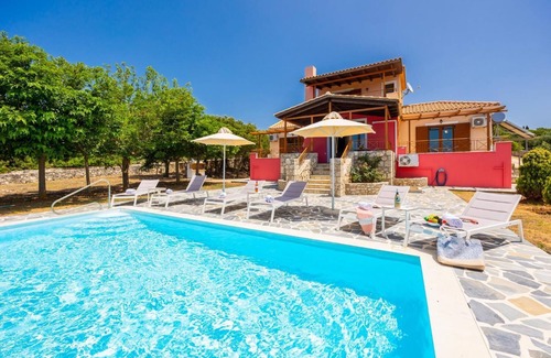 Mesovounia Villa | Villa Aetos: Oceanfront Three Bedroom Villa with Pool