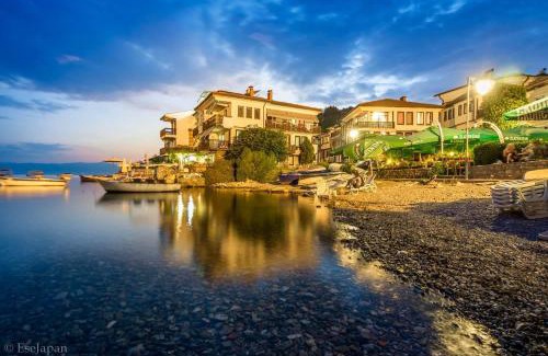 Varosh Apartment | Guest Rated 10/10: Villa Afrodita Lake View with Oceanfront